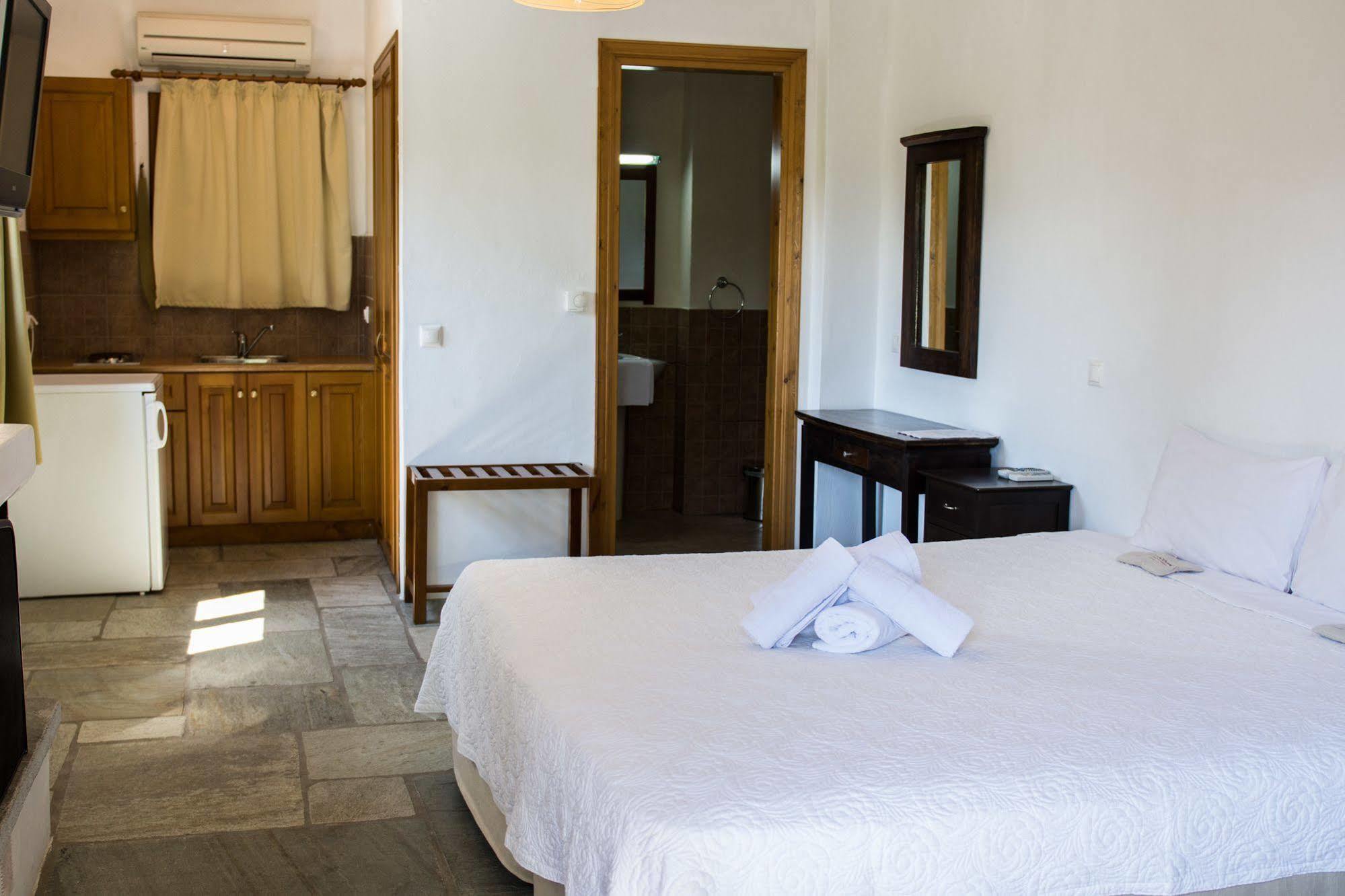 Alkifron Hotel Kalá Nerá Eksteriør bilde