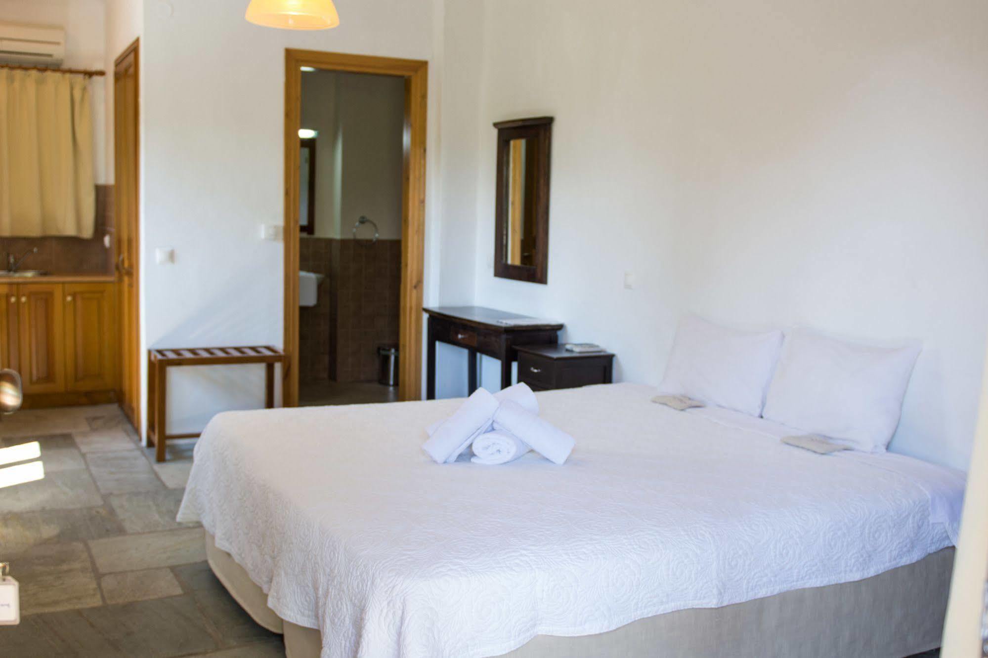 Alkifron Hotel Kalá Nerá Eksteriør bilde
